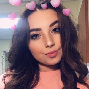 Meet your Posher, Alexis